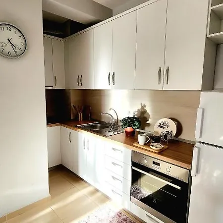 2 - Center Apartment *