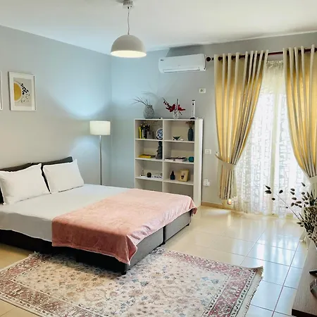- Center Apartment *